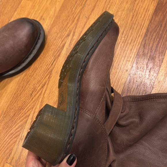 2010s heeled doc marten boots - Picture 3 of 4